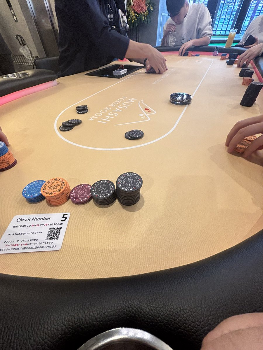 むさぽ福岡のグランドオープンイベント参加中です！

既にたくさんのお客様いらっしゃっています🏃
レジクロは17:20、お待ちしてます！