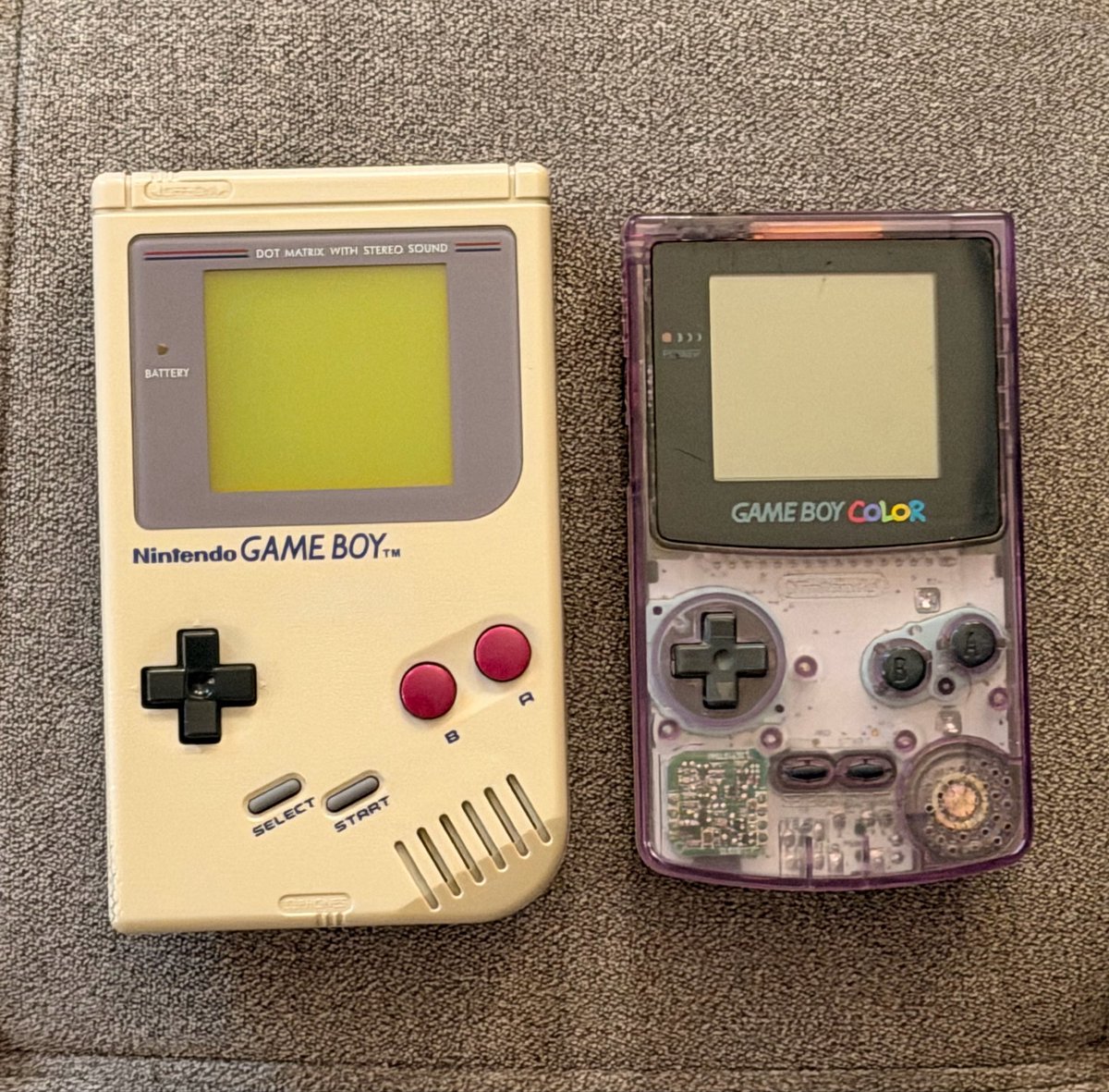 OldSegaGamer's tweet image. My treasured handheld collection, all still in their original shells! 
Never letting these go!

#GBC
#GameBoy
#Nintendo