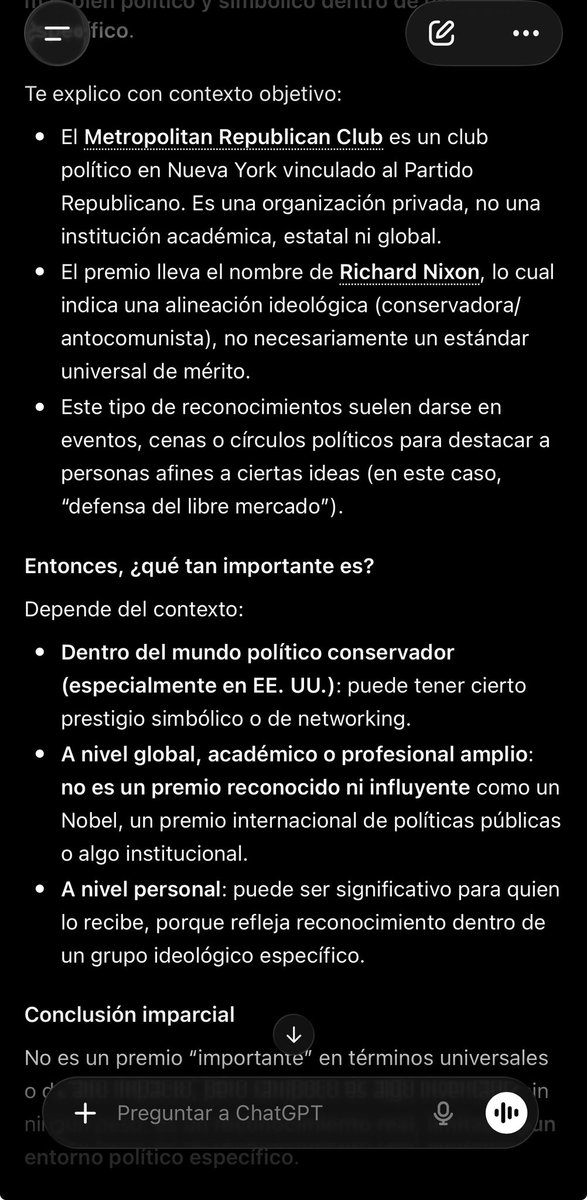Un señor que lee noticias virtuales 🥸 tweet media