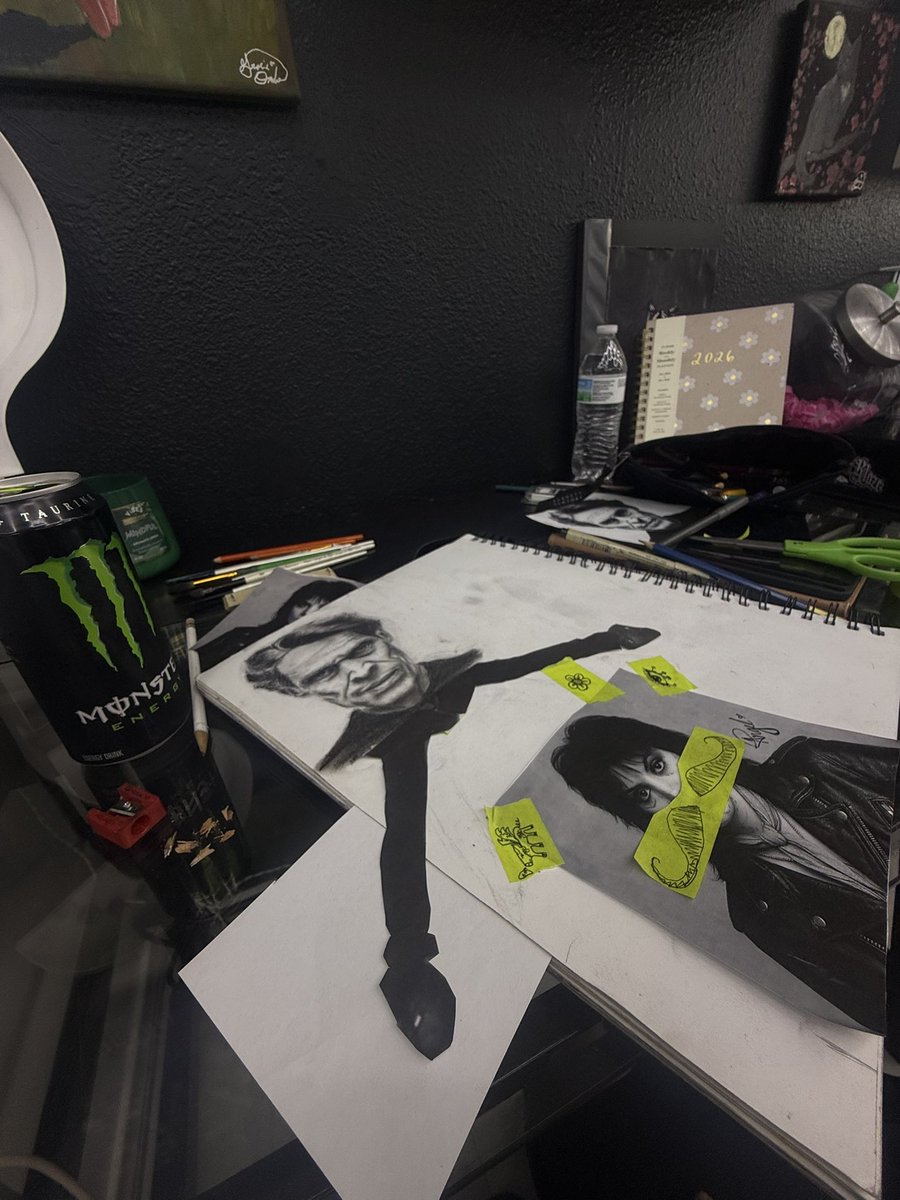 drinx_water's tweet photo. Currently creating masterpieces that will make me millions when I’m dead. https://t.co/UQOy8ZyUHa