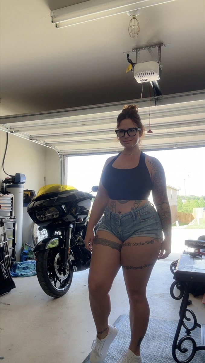 Mogulstylist's tweet image. Just admiring his other toy @harleydavidson #toys #harleydavidson #harley #bigboytoys #bigboytoy