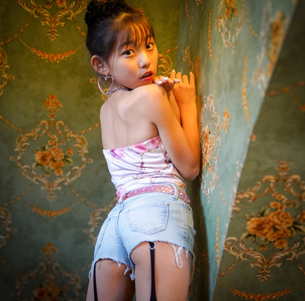 OnlyChansJP's tweet image. #fashion #heels #tween #schoolgirls #js #jc