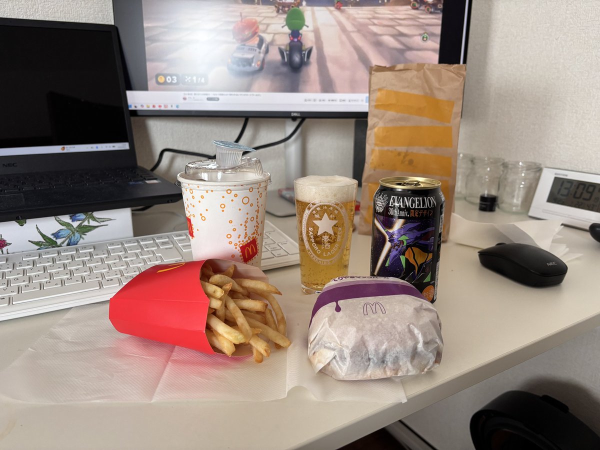 土曜昼下がりのマックとエヴァ黒ラベル