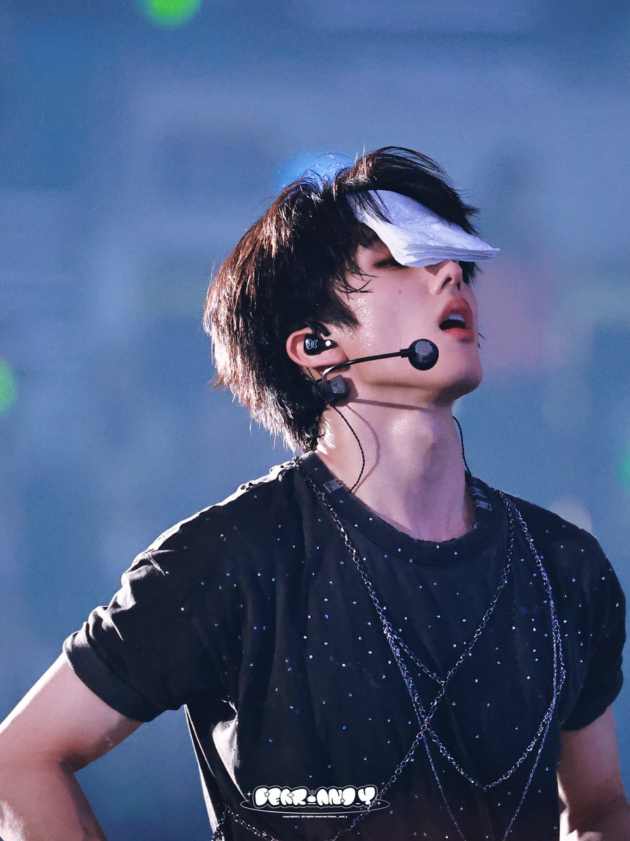 박지성 말라가지고 얼굴에도 군살 1도 없고 모든 선 다 폭력적으로 살아있는 거 개좋음 갑자기