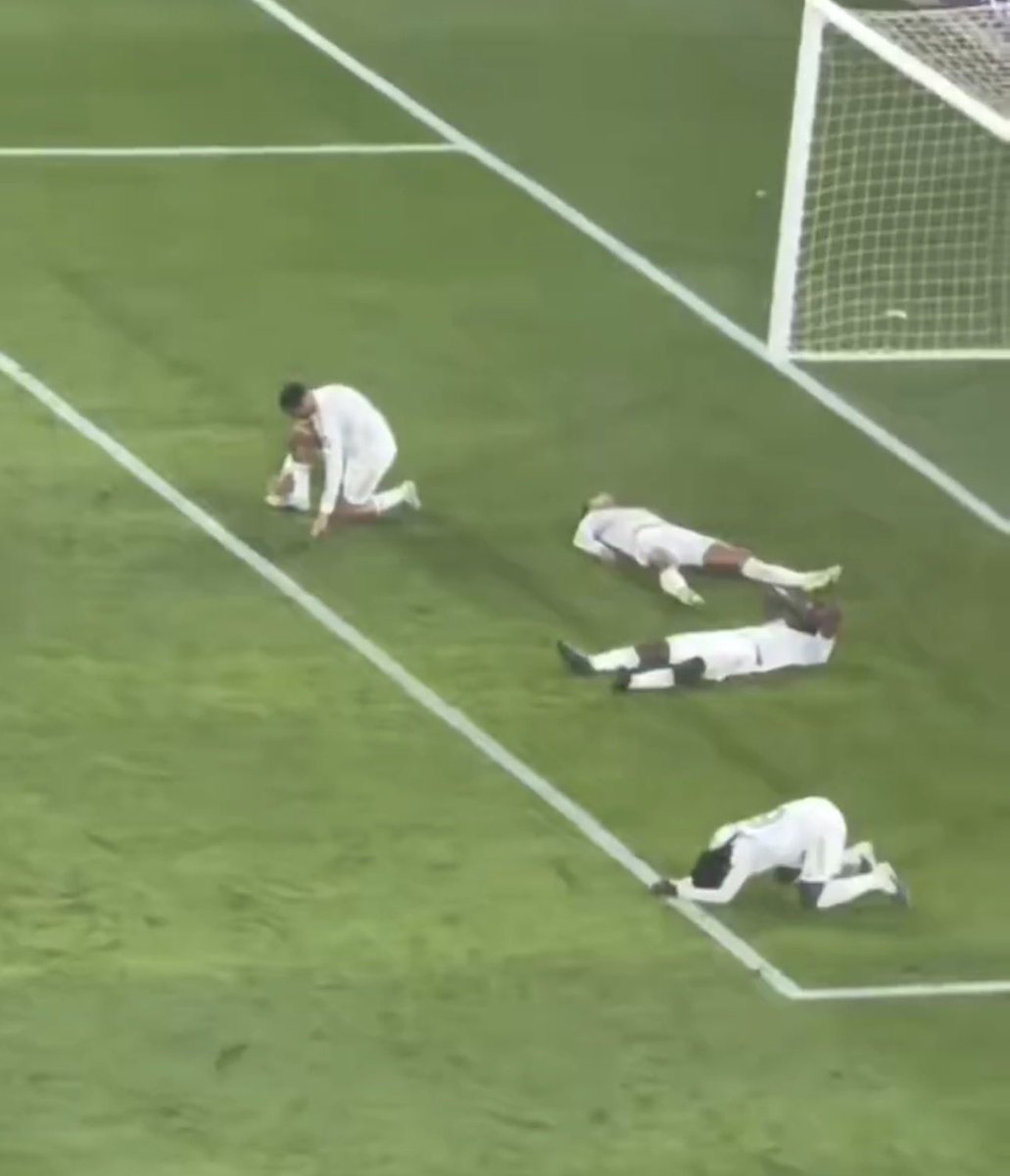 The Touchline | 𝐓 tweet media