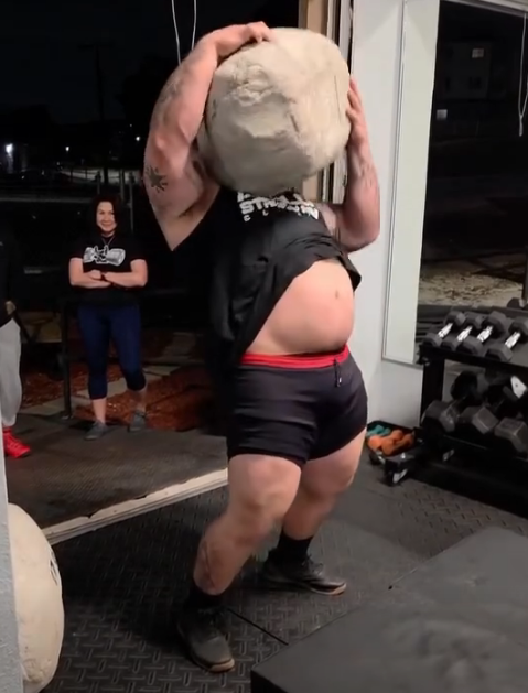 Strongman Lover tweet media