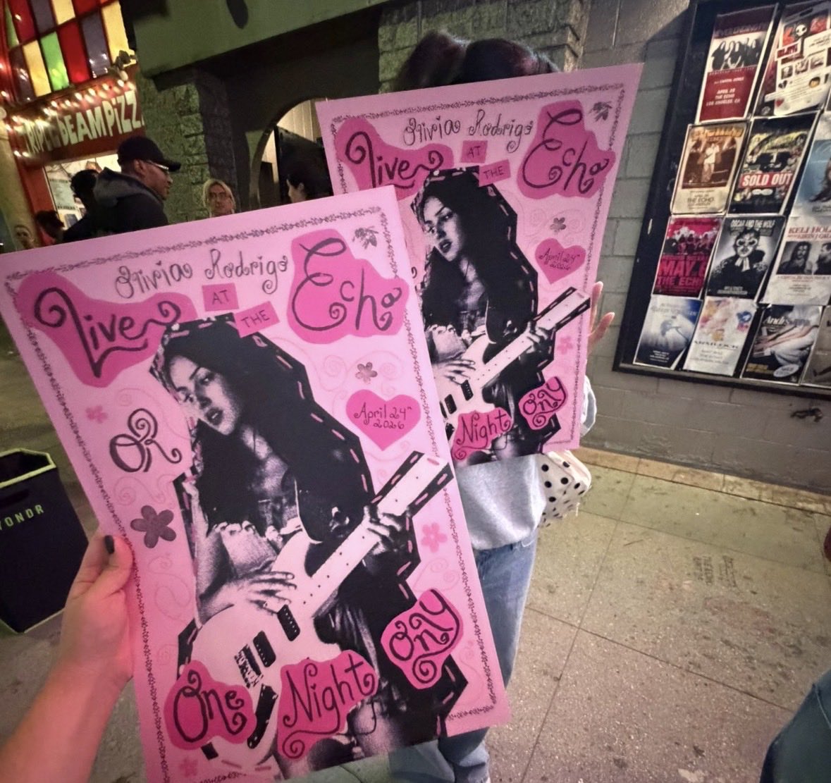 🚨 olivia rodrigo has a performance tonight at the echo in los angeles! the venue has a capacity of 350 people