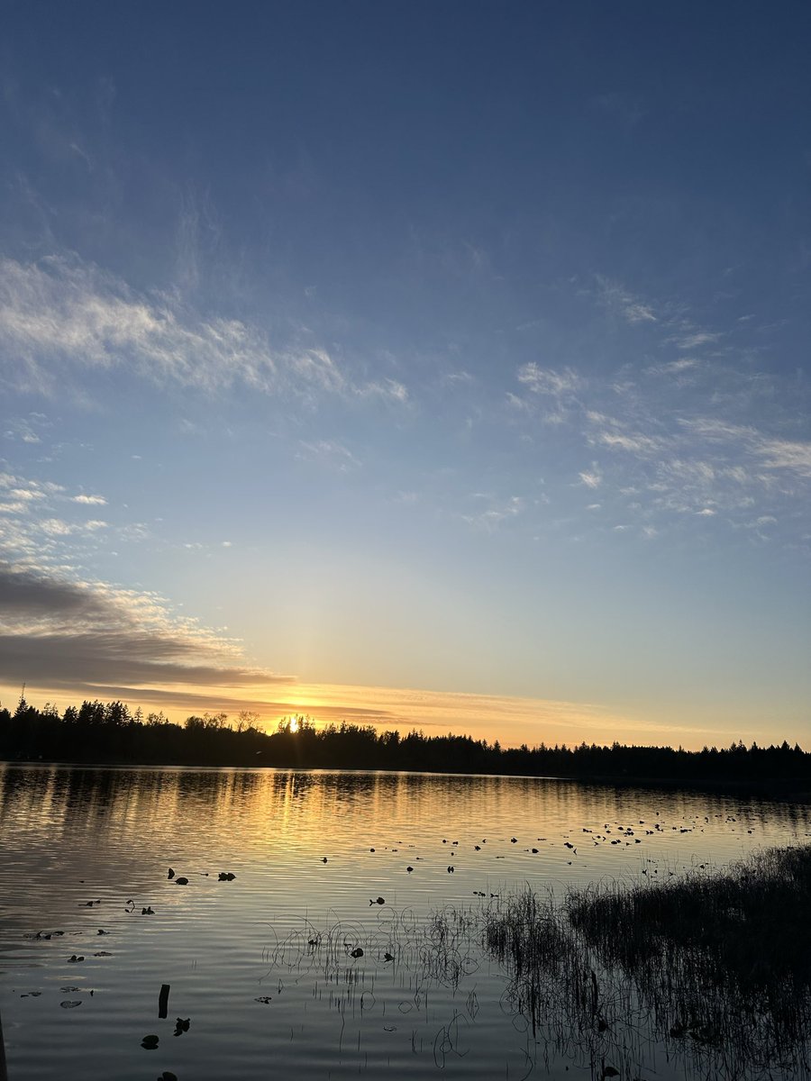 Gennevivemae's tweet image. Running over clubbing any day babe. #lockin