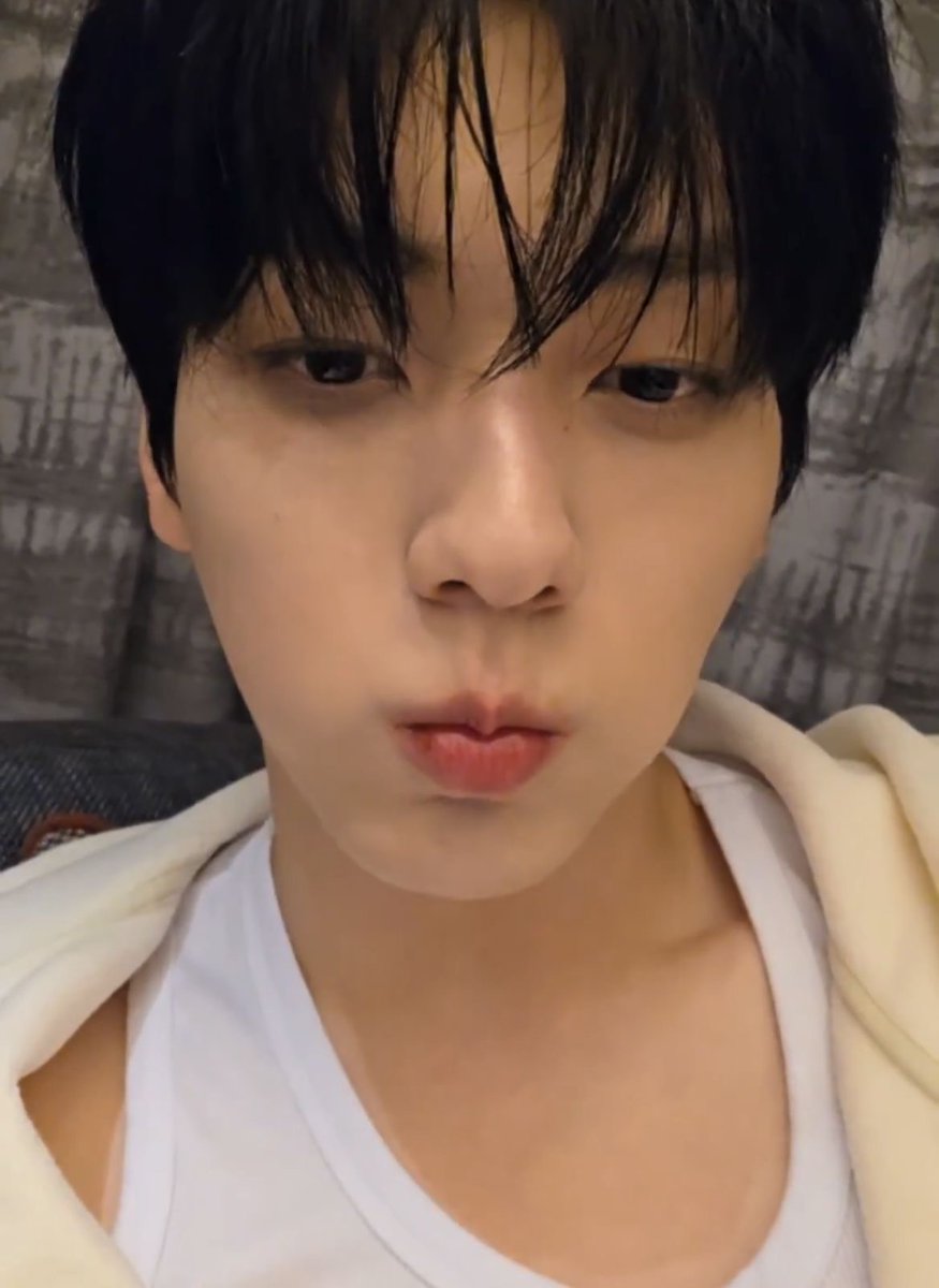 hourly soobin tweet media