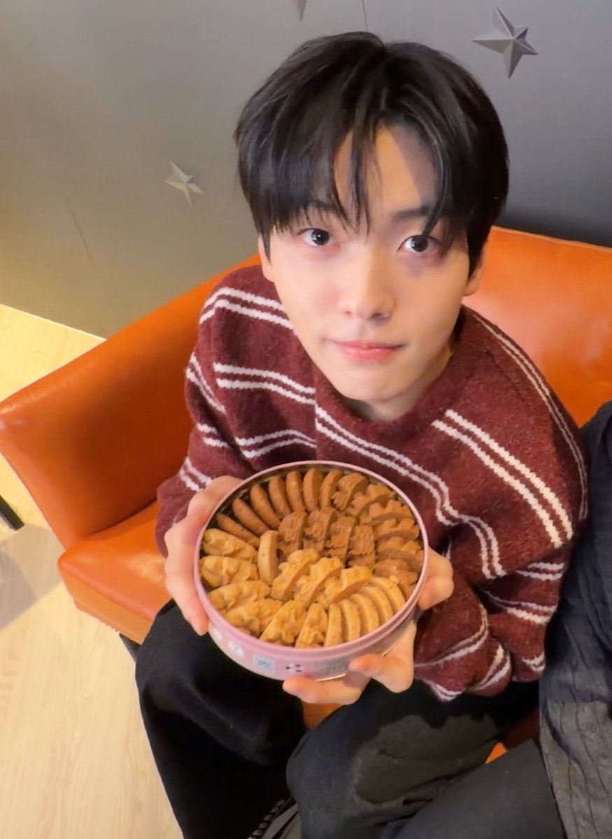 hourly soobin tweet media