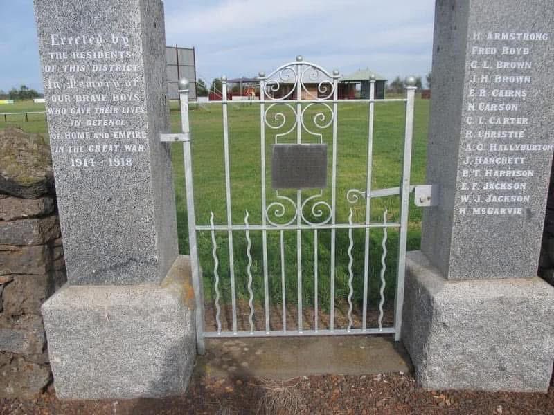 PomboBulls's tweet photo. Today we think of all the Pomborneit district residents who have served in the armed forces. 

We remember the 8 Pomborneit cricketers who made the ultimate sacrifice in the two world wars- https://t.co/frFbn1iL0P