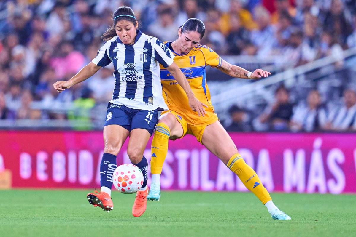 oncediariomx's tweet photo. #Femenil | JORNADA 17 | Min 50’ ⏱
#TigresFemenil sorprende y se pone por delante con un gol tempranero, casi de vestidor. Las jugadoras de #Rayadas lucen sorprendidas.
#RYDS 🤠 0-1 #TIG 🐯
👉 Apuesta aquí https://t.co/bbgMQPgXNy
Acciones: https://t.co/QjIPcf5K96 https://t.co/780lRxGeZe