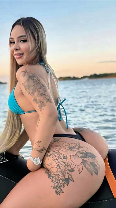 Prazer_Premi01's tweet photo. FAMOSA🚨: De influencer a fenômeno do conteúdo adulto — Eduarda Oficial (Dudinha) vira a internet de cabeça pra baixo ao estrear no +18, quebra recordes e humilha veteranas ao pegar TOP1 da plataforma.   

📷 Veja nos comentários https://t.co/fRmWOfoTuT