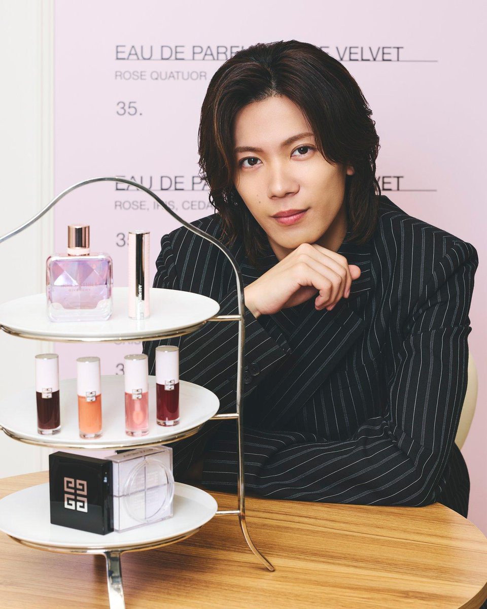 FASHIONSNAP tweet media