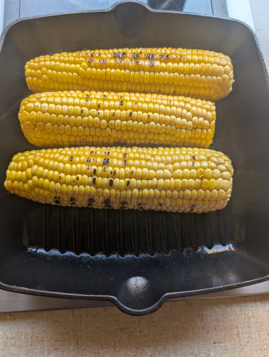 Djraj38313947's tweet image. Grilled corn salsa. #Salad #Food