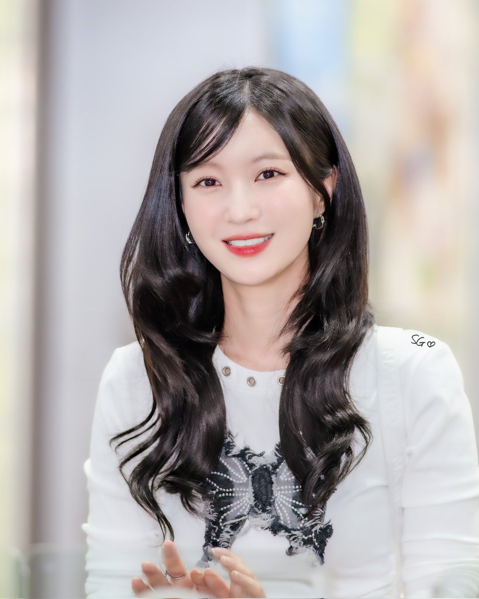 260424
유빈 쌤과 함께 퇴근길
😁😁 
#유빈 #OHMYGIRL #오마이걸 #Yubin #쌤과함께