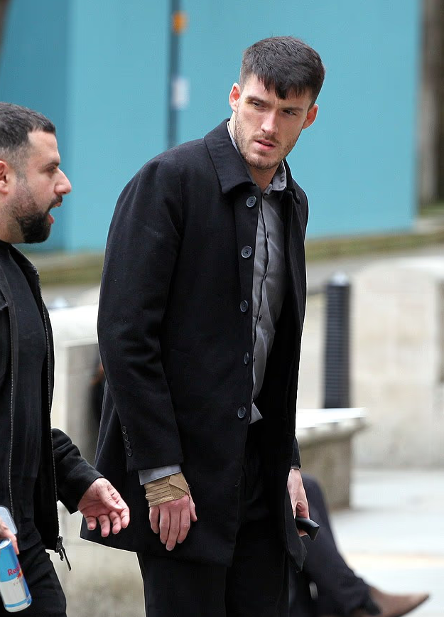 G R I F T Y tweet media