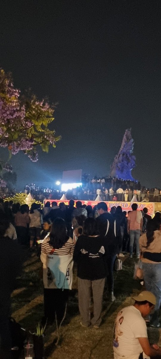 miche9518's tweet photo. @FeriaPuebla @MoratBanda @ConvencionesPue @SICOMPue @Puebla @Gob_Puebla @armentapuebla_ Hola, este año no me gustó su organización en el Teatro del pueblo, hoy con Murat había mucha gente y nada de pantallas para los que no alcanzan a ver, la única y se veía a la mitad @armentapuebla_ @mberacho😒 https://t.co/pRqZKURlHb
