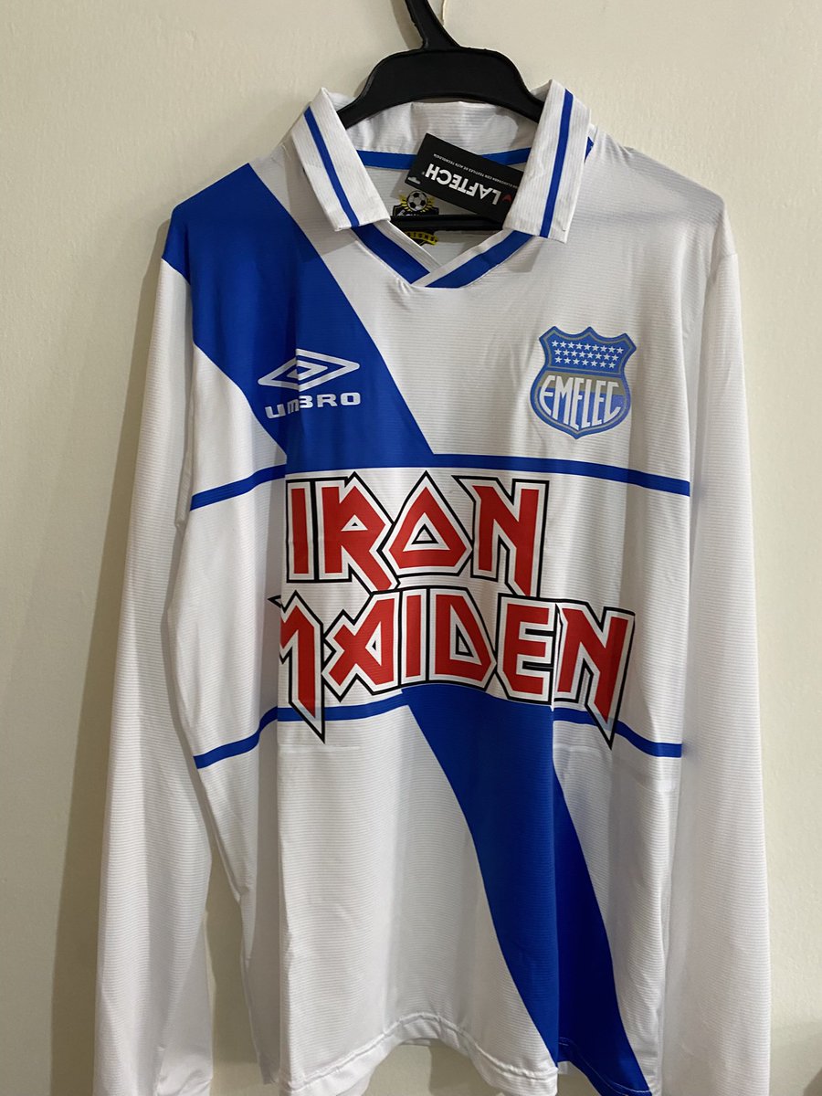 ChakDesignsRtro's tweet photo. @Luisismo__ @Opiniones_ec Buenas noches estimado @Luisismo__ si te hace falta una camiseta para tu colección, no dudes en confiar en nosotros, trabajamos bajo pedido y te hacemos camisetas retro a tu gusto https://t.co/KckP9ooJat