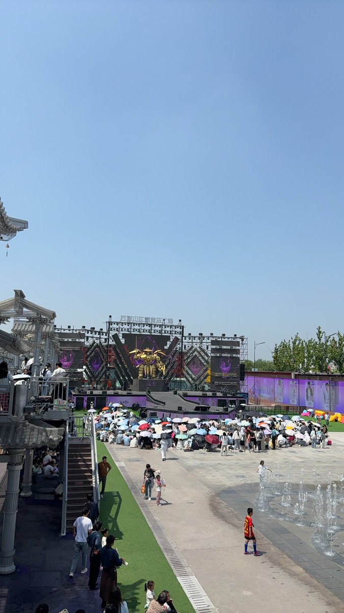 mixawen's tweet photo. Omgg !! Can’t waitt #翟潇闻 https://t.co/5C6Nc1xHuV