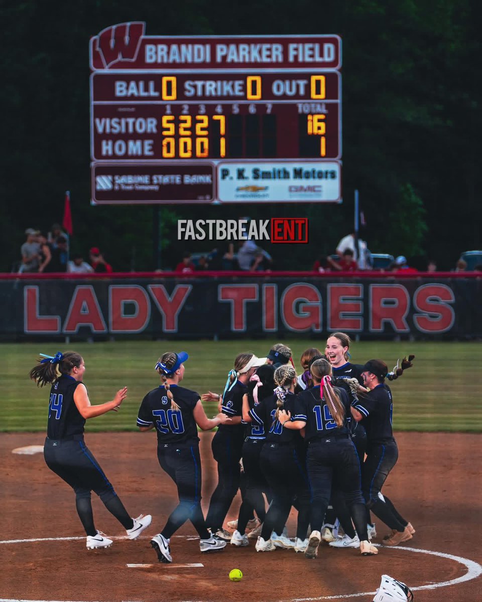 ABlackwell2028's tweet photo. Lady Panthers punched our ticket to SULPHUR tonight!!

&& Went 3 for 3 at the plate!!💃🏻💙

BA 1.000
OBP 1.000
#DashForFrasch #IsItFridayYet 

@SterlingtonSB @LHSAAsports
@446sports @ZRichTV @k104scoreboard @tvtimewithJB @MikeCoppage1 @MaxPreps @GeauxPrepsLA @LineDsoftball @ExtraInningSB @PrepSoftball @D1Softball @DiamondAddicts @gregkennedy9 @SoftbalAmerica @RivalsHS @SoftballOnSI @SBLive_LA @fastpitchwatch @JakeMartinOC @Twashington490 
@sbsportsnetwork @d1vision_sb