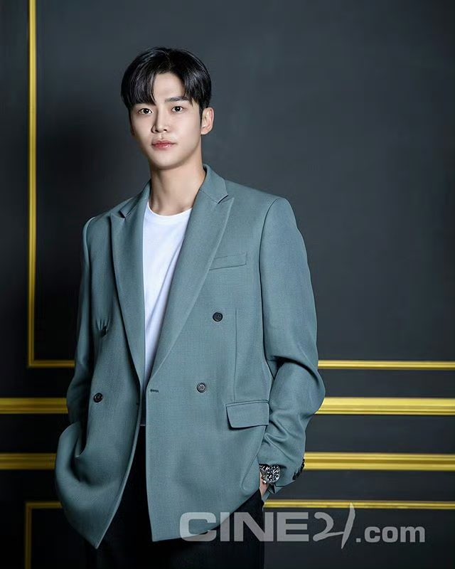 爱云云 tweet media