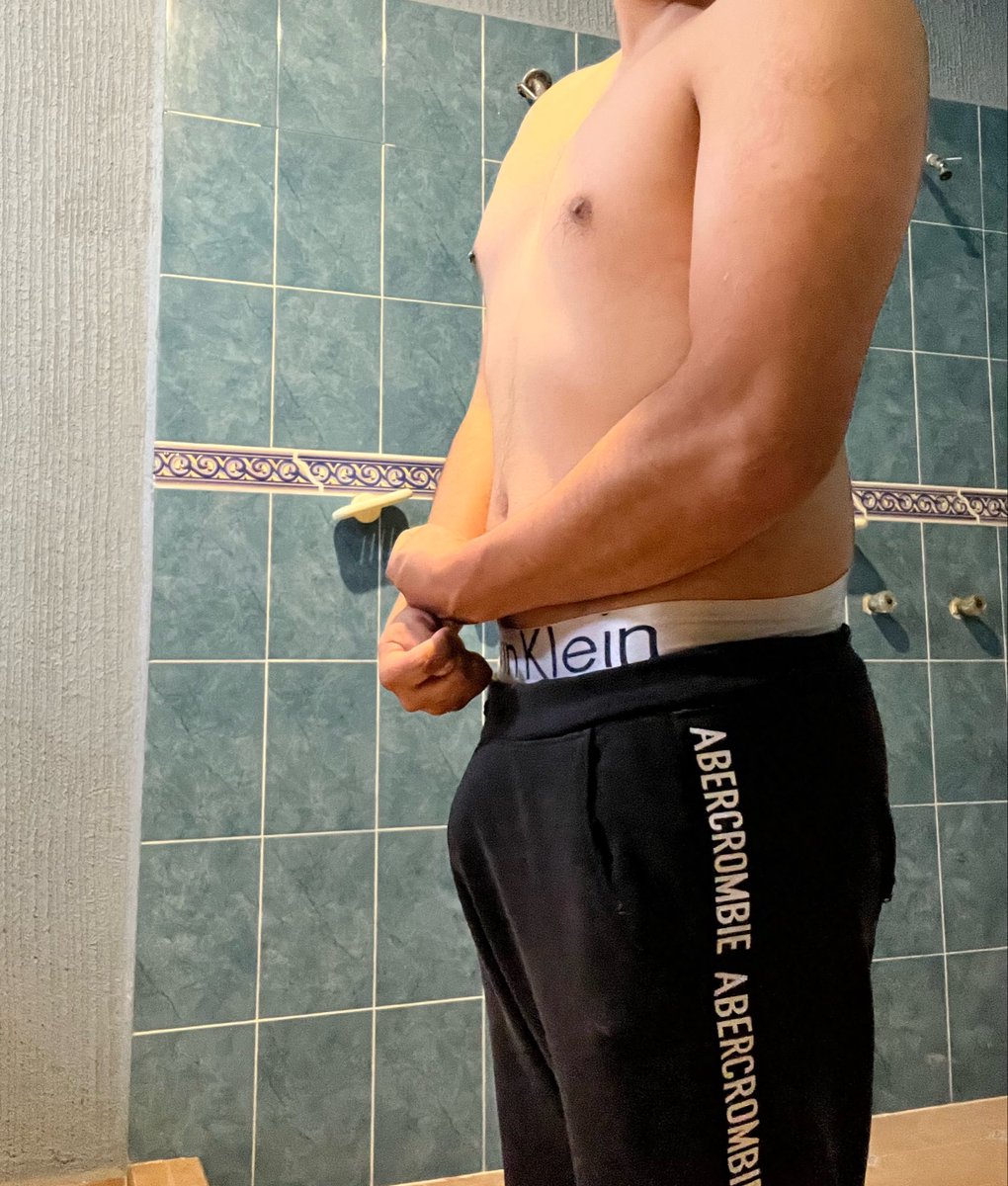 Babyrex1803's tweet photo. Que opinan con o sin ropa 🥵🥵🍆🩲
@TwinksEdoMex https://t.co/bo1jjBSKCO