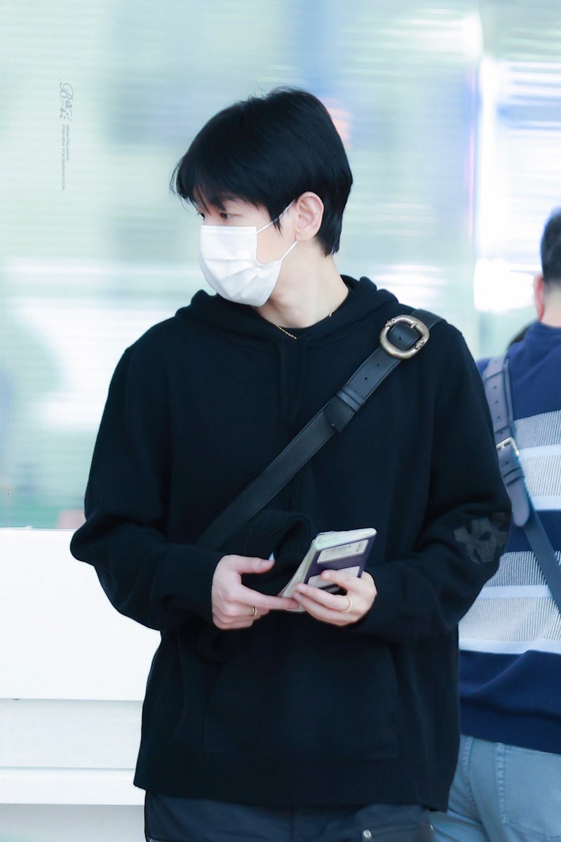 260425 icn #BAEKHYUN #백현 #ベッキョン <a href="/B_hundred_Hyun/">Baekhyun_EXO</a>