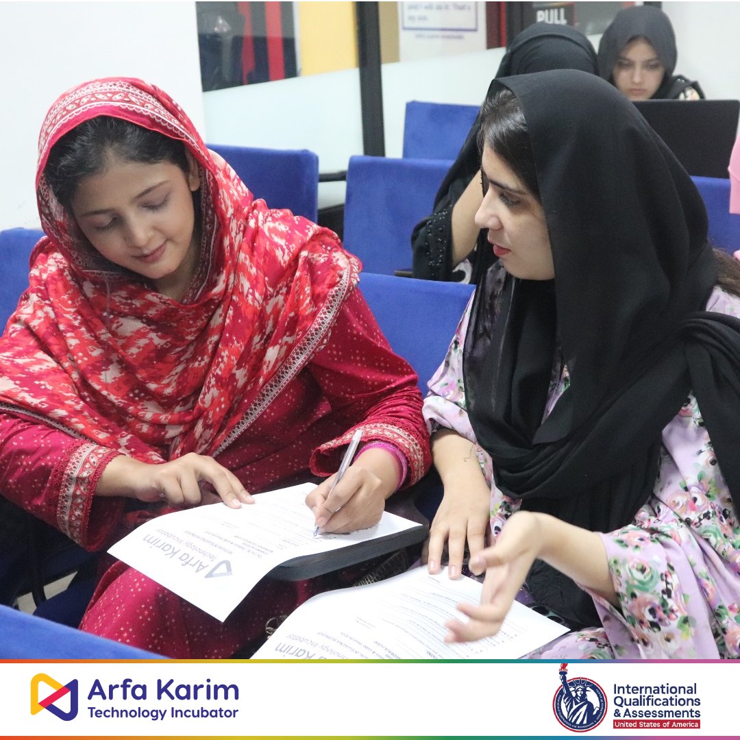 ArfaKarim_Tech's tweet image. Empowering Future AI Innovators!

The Artificial Intelligence Workshop at Arfa Karim Technology Incubator AKTI Gulshan-e-Ravi Campus introduced students to the exciting world of AI.

akti.com.pk/admissions
0321-1119651 
#AKTI #AKTIGulshanERavi #ArtificialIntelligence #AIWorkshop