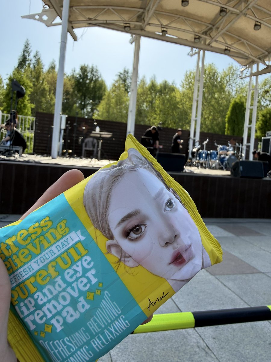 🚂🧸ྀི kyra tweet media