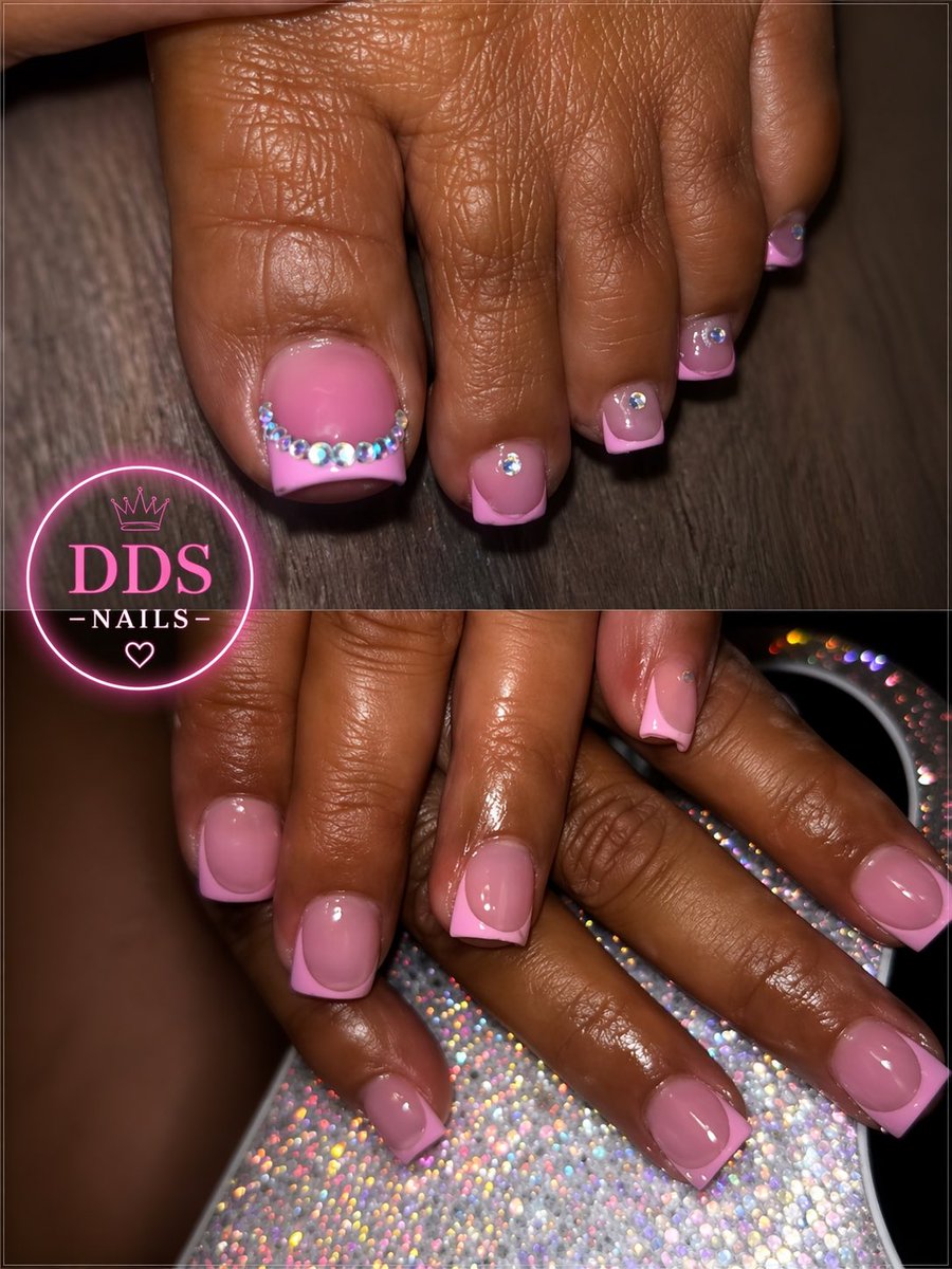 AtiradZehcnas0_'s tweet image. #nails