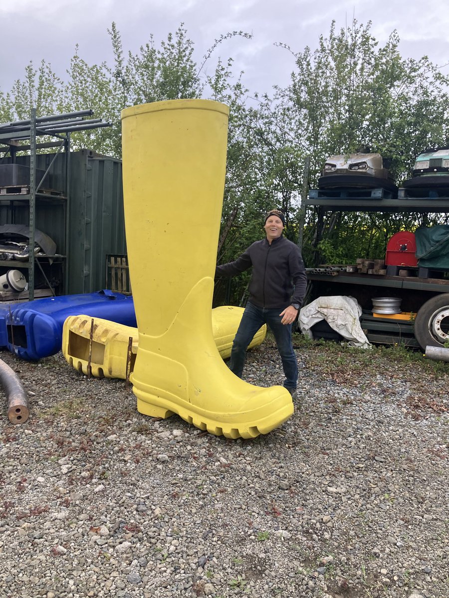 Dotmasters's tweet photo. Stick the boot in @shindigfestival https://t.co/fTO5ittDjj