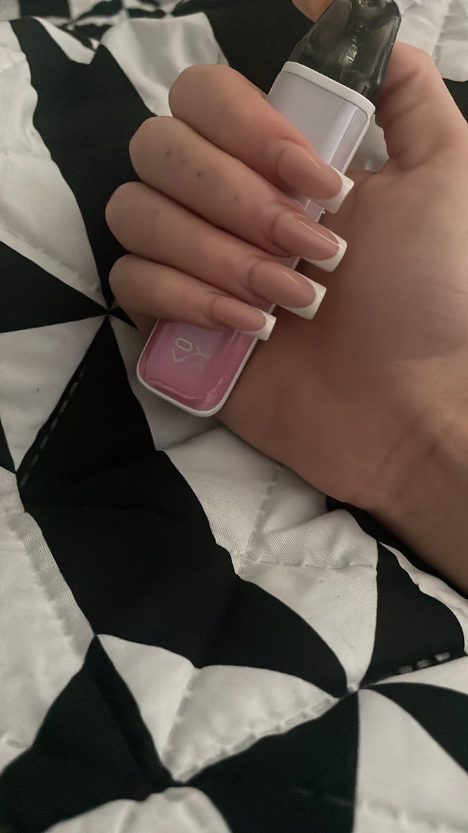 goddesskie65051's tweet image. Morning losers 

Where’s my nail piggies I want a new set now hehe 

🙇🐷💅
#findom #paypig #goddess #session #paypig #walletdrain #cashcow #humanatm