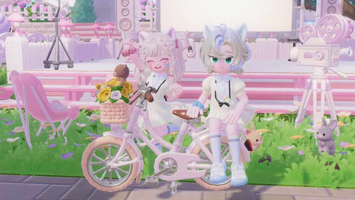 uni1_2's tweet photo. えしちゃんと色違いオソロコーデ！！✨️
流行ってる写真も撮れてめちゃかわすぎた🤭💕
@PiASuRo_E 🐱🩵 https://t.co/k9v2ZNi8fm