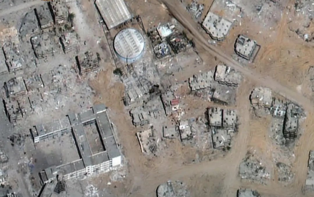 صور اقمار صناعية تكشف حجم الدمار في مقر الاسطول الخامس الامريكي بالبحرين✌️
