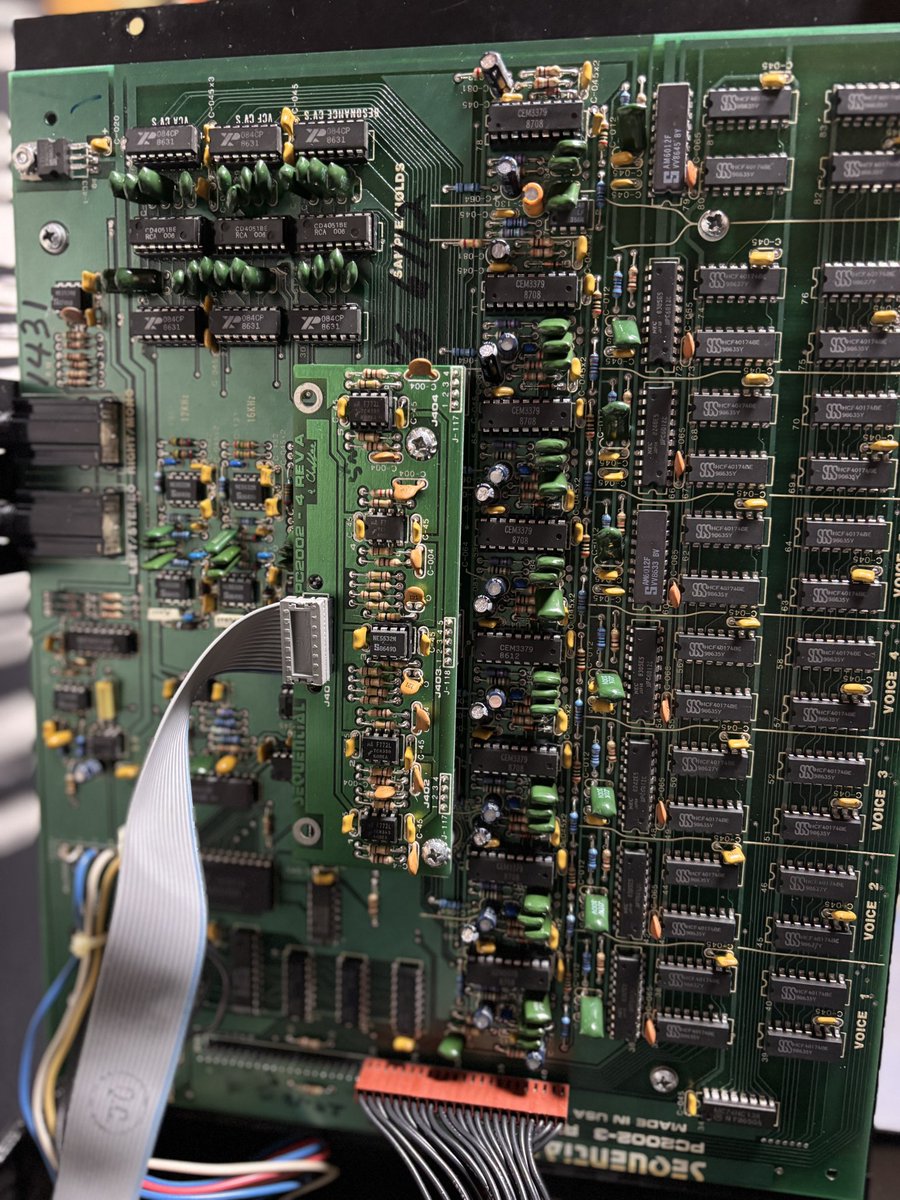 rakia1200's tweet image. アメリカのWine Country Production incから資料が届きました✈️
デイブ・スミス氏のSCIから存続されたカンパニー。

web上には決して存在しない大切な機材の回路図（A/Dコンバーター箇所のモディファイ）の為に入手。

良い感じに改造したいな🪛

#12bit
#ローファイサンプラー
#sequential