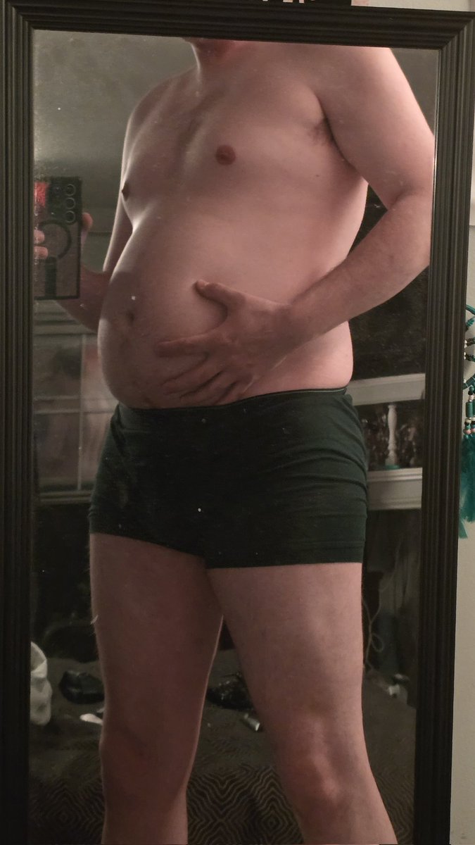 GarrettRodger15's tweet photo. Body created by Ben and Jerry's #gainercub #fatboyfriday #fatty #chub https://t.co/qmXoJ5VXPn