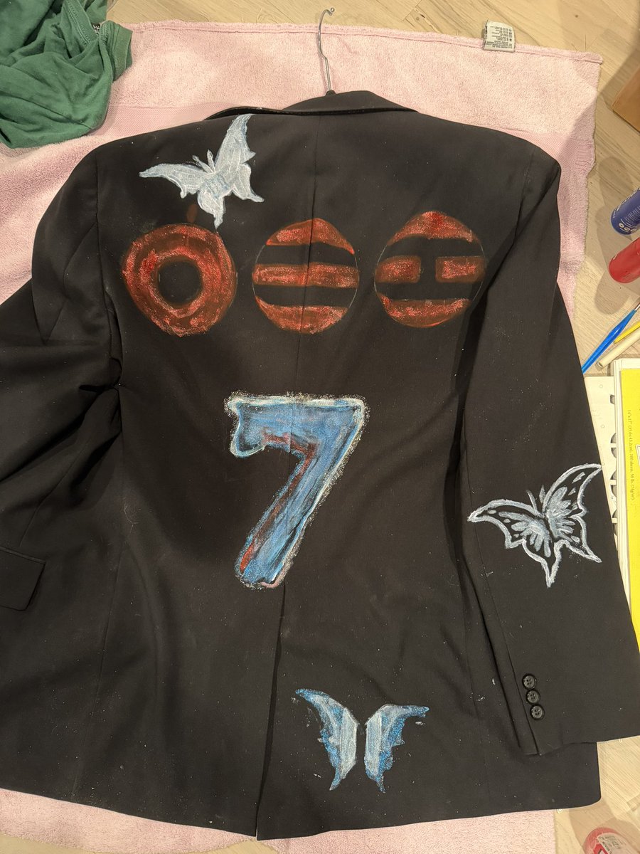 Backside is finished! Stay tuned if I wake up early enough to paint the front