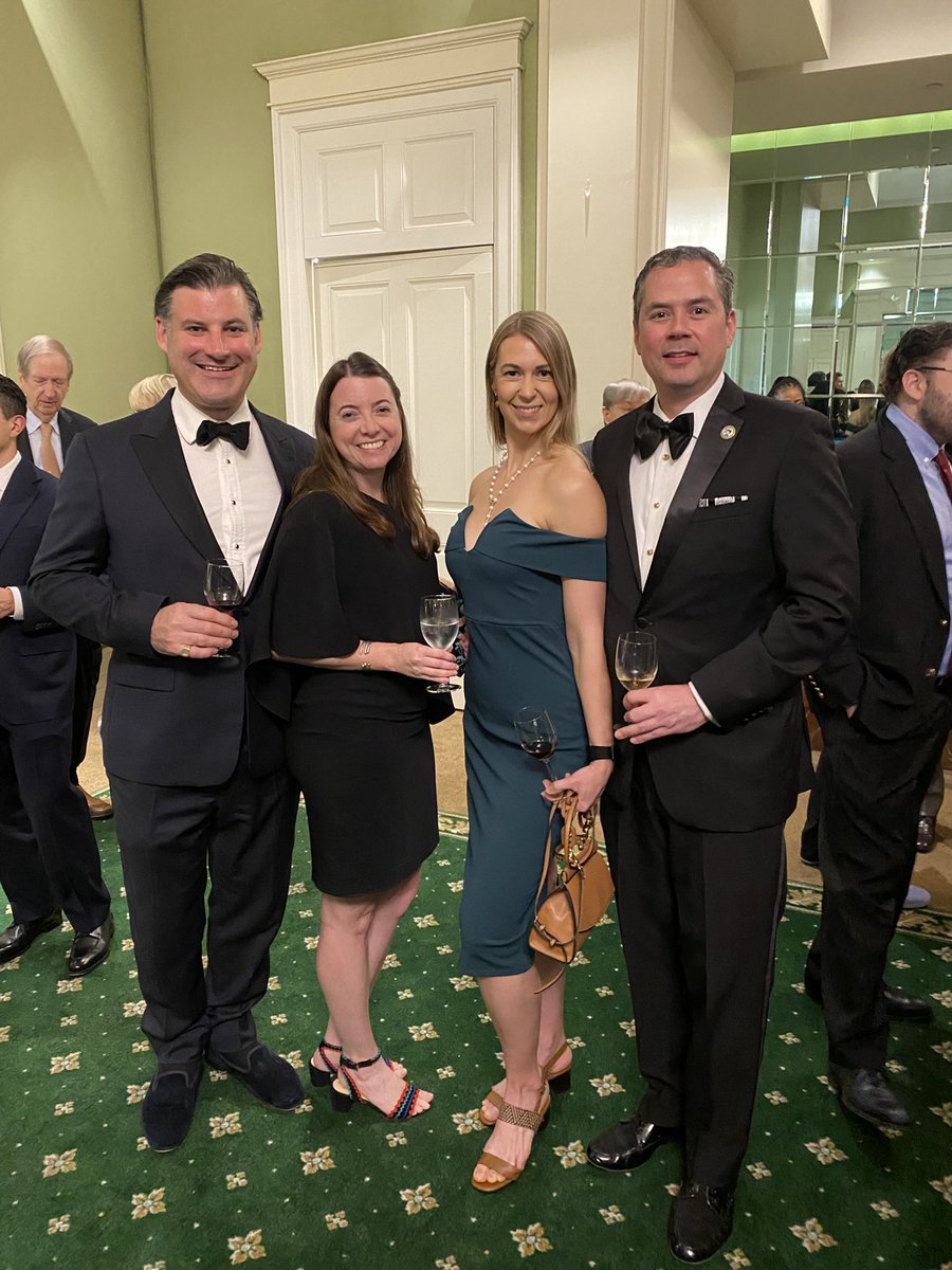 ClaudioGut's tweet image. What a fantastic opening night of “The Barber of Seville” at @HouGrandOpera!

Do yourself a favor and go experience the first opera you ever heard… even if you didn’t know it!

#figaro #opera