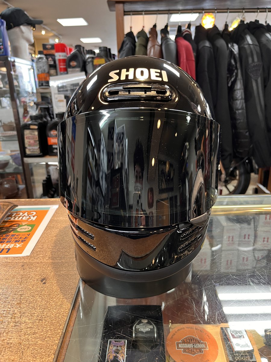 KMDex_hatahata's tweet photo. 教習所に通う前の気持ちが大事!
#SHOEI
#Glamster ブラック 53,900円(税込)
with
CPB-1V スモークシールド 8,250円(税込)!
さらに
#ワイルドウイングのブーツ!
そしてグローブもご一緒に!
名付けて
「ex教習セット」 完成です🔥
最近このセット販売が好評ですww
やっぱり何事も基本が大事。
ヘルメット、ブーツ、グローブ。
最初の一歩をちゃんと整えると、その先のバイク人生も変わってきます。
免許取得に向けて一式そろえていただき感謝です!
教習はぜひ楽しみながら頑張ってくださいね♪
応援しております!
#ショウエイ
#グラムスター
#ワイルドウイング
#バイクブーツ
#バイクグローブ
#教習所
#免許取得
#バイク免許
#ex教習セット
#カマダサイクルex
#秋田