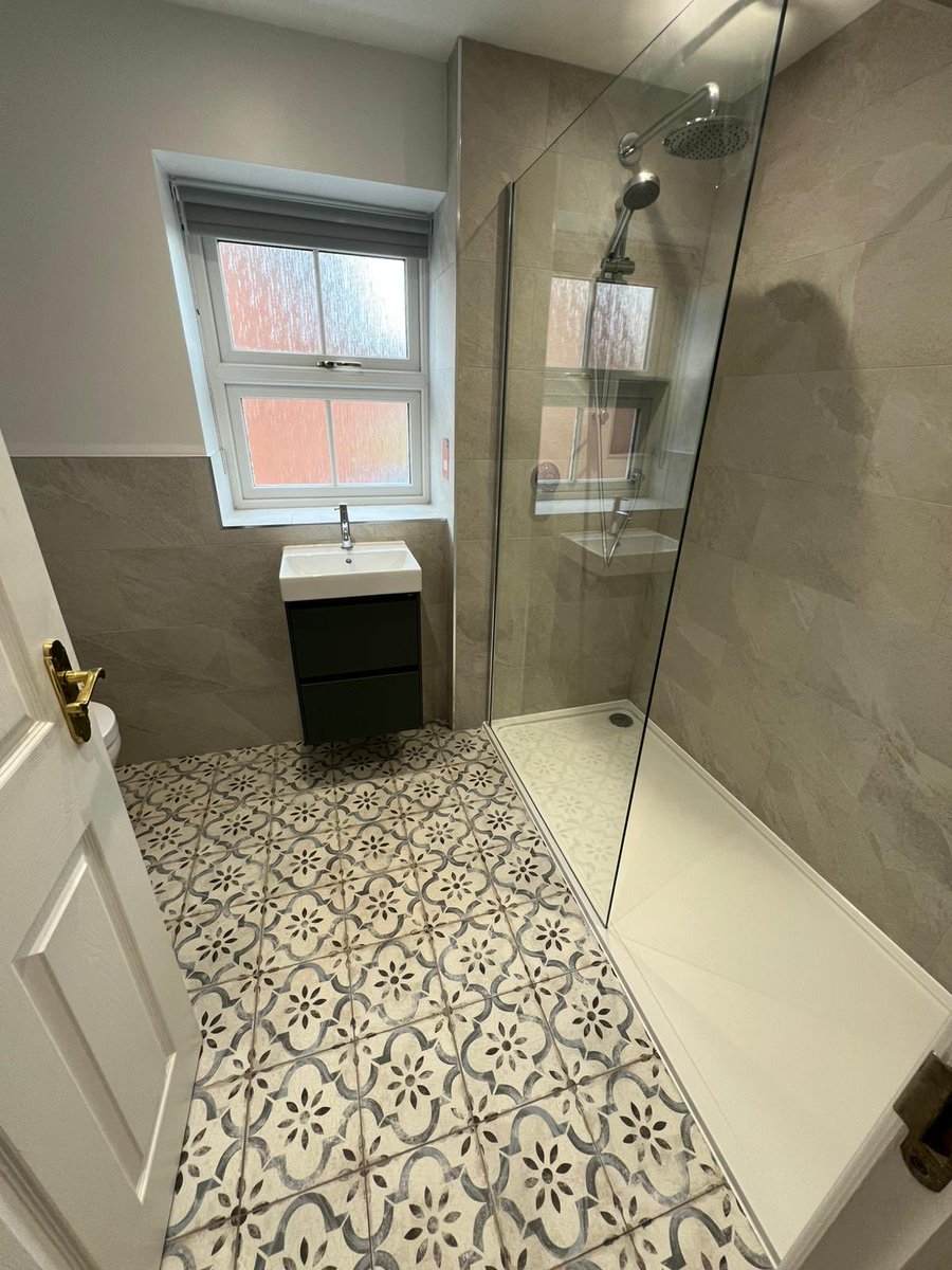 KKDesigns4's tweet image. We love this bathroom we recently completed for our lovely client.  Designed, supplied, installed and even decorated by our fabulous team.  #bathroom #shoplocal #cotswolds #design