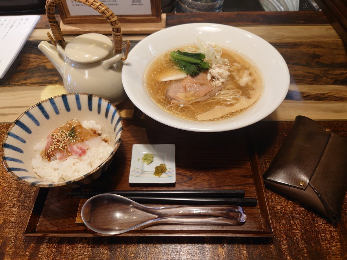 AruQ9's tweet photo. ミニ鯛茶漬けセット(塩)
入り口はラーメン屋とは思えないw
#鯛そば・茶漬磯ＬＡＢＯ https://t.co/cZUspxwW3j