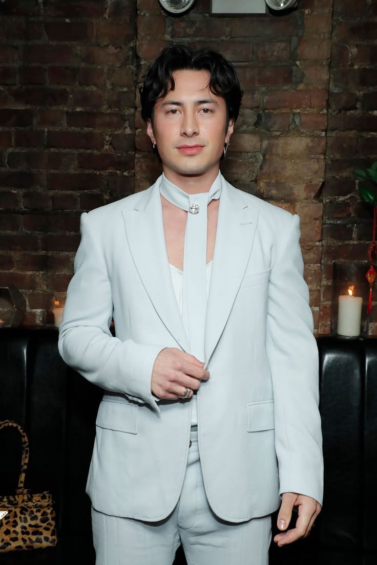 𝐒𝐇𝐀𝐍𝐄 tweet media