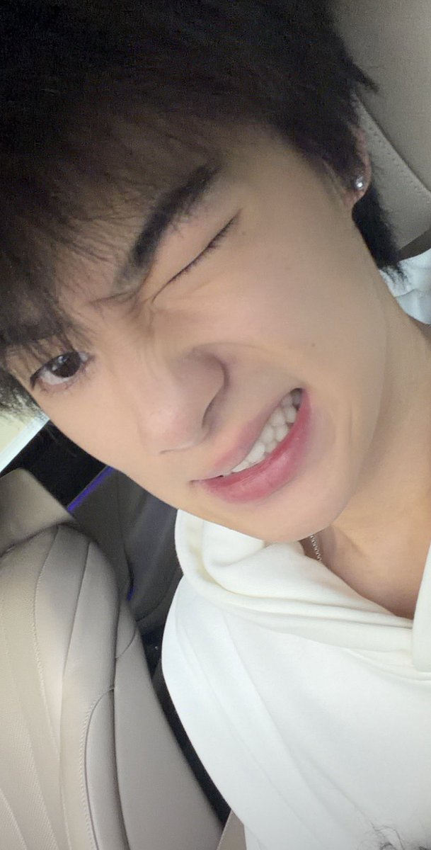 Janusira tweet media