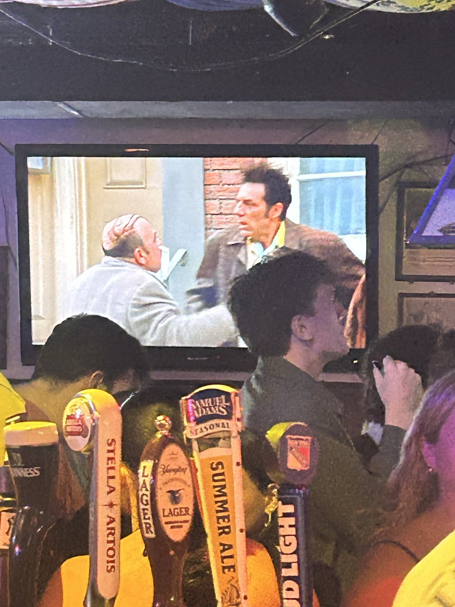 gingerbeast187's tweet photo. Got seinfled on at the grape…is this heaven https://t.co/GQDhj23Jqc