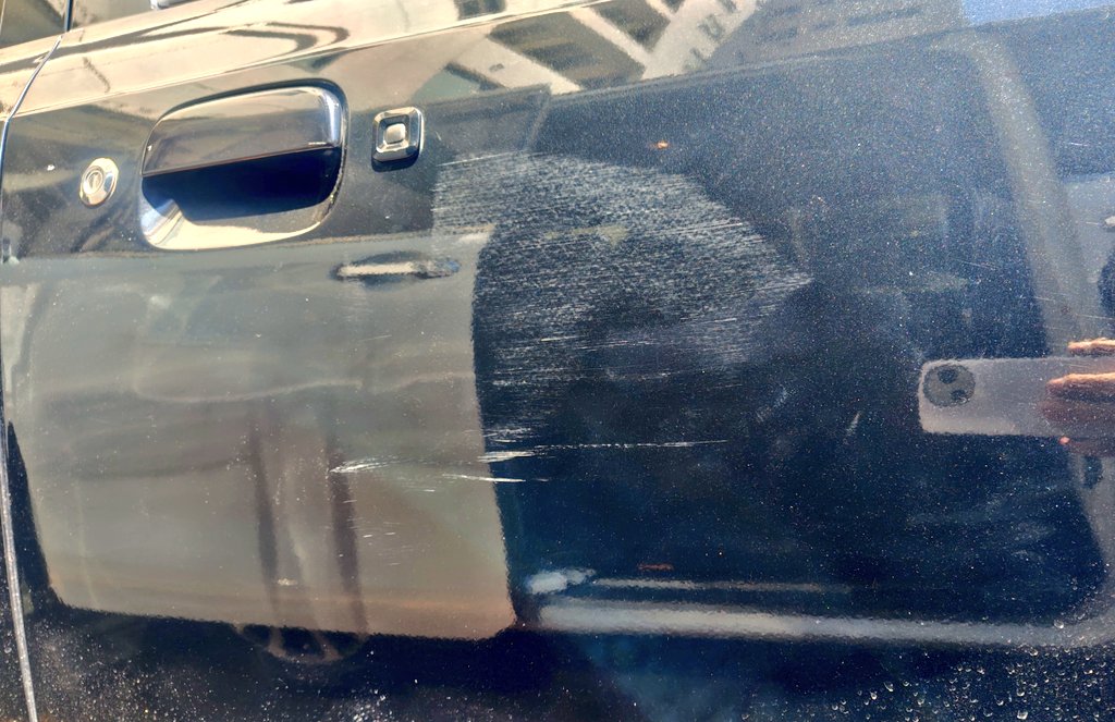 トール tweet media