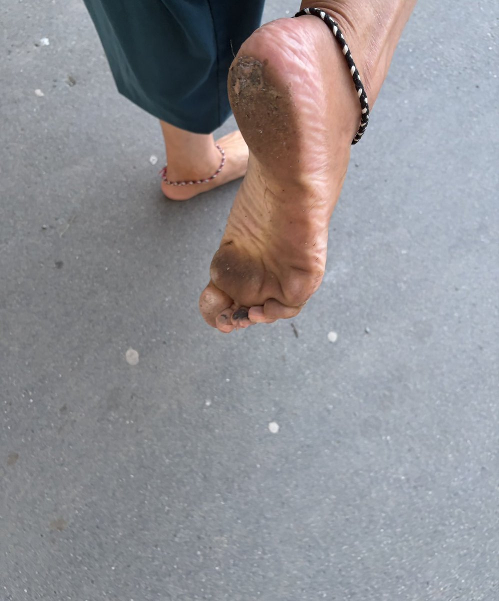 Barfussboy_1991's tweet photo. Hallo guten Morgen ihr Lieben, einen schönen Samstag und ein schönes Wochenende wünsche ich euch.
#barfuß #barefeet #barefee https://t.co/saDye4fveA