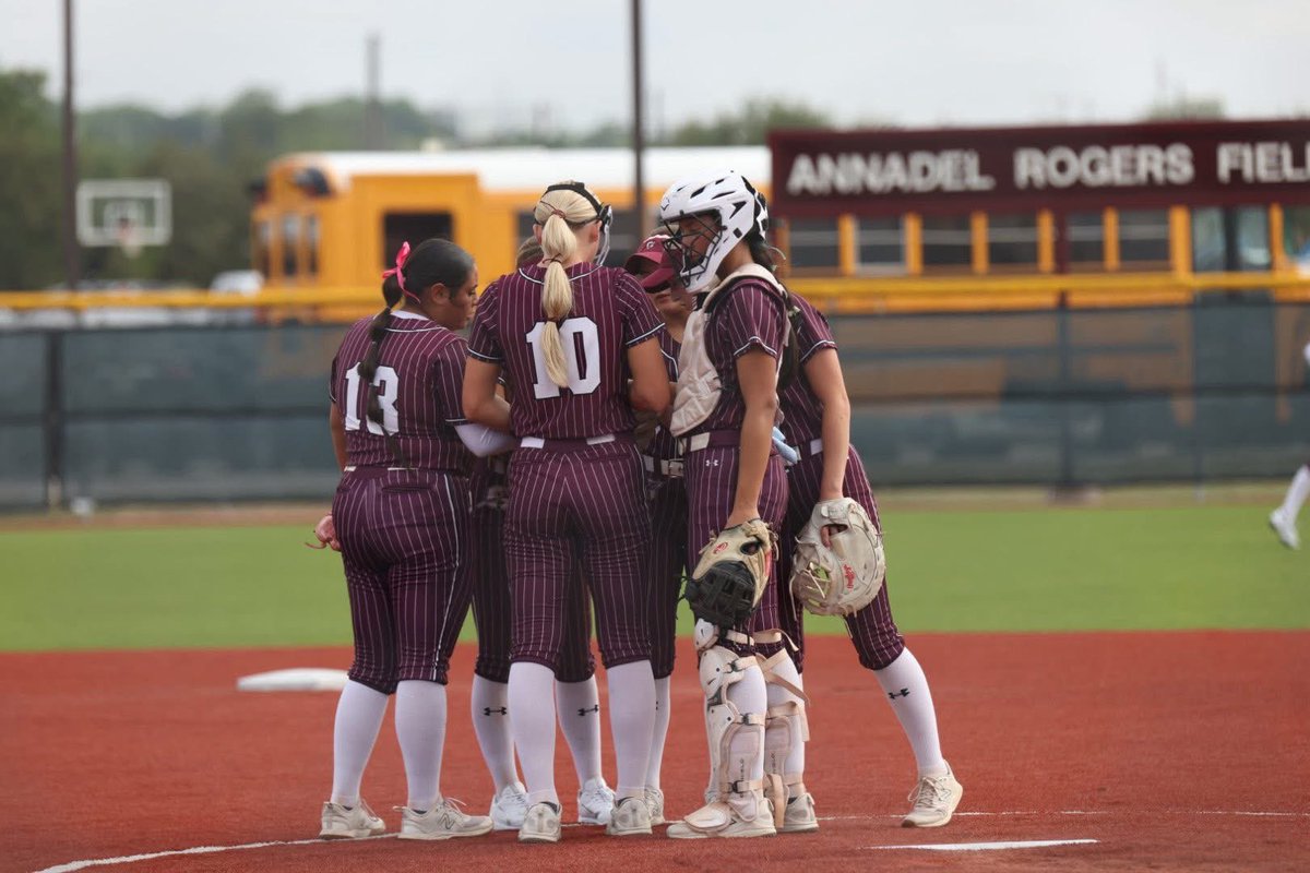 saylor_bures's tweet image. Bi-District Champs!! Swept Kenedy in two games!! I have the best teammates, coaches, and community support/teamwork. A girl could ever ask for, and more!! Nothing is possible without my teammates! One step closer to State!! @uiltexas #onestepatatime #TrustTheProcess