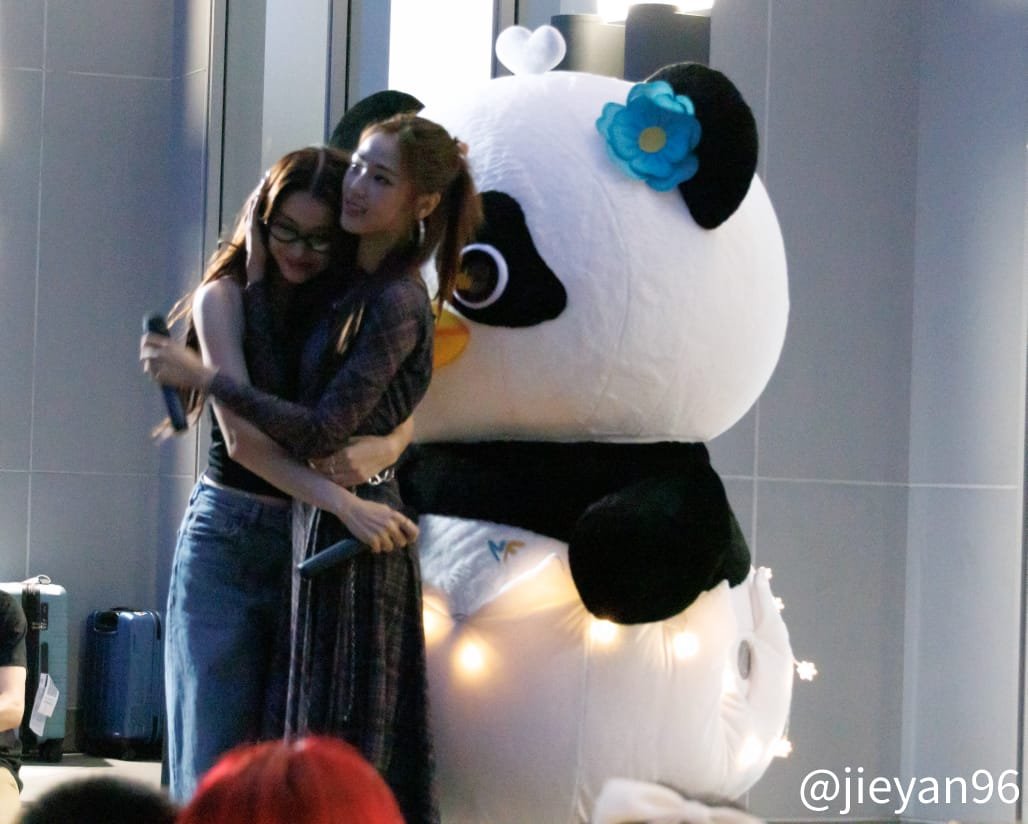 Jieyan96 tweet media