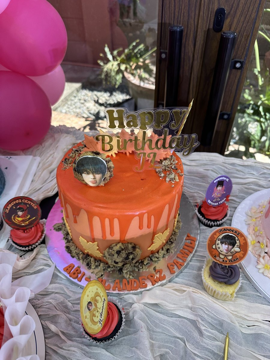 ~TheCountess~ Resting for World Peace tweet media